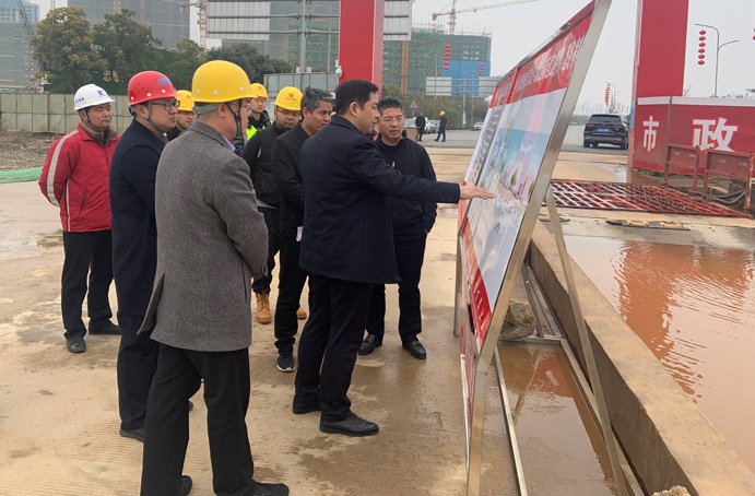 南昌縣委常委,縣政府黨組副書記、副縣長付向宇到小藍大道快速化工程走訪調(diào)研691.jpg