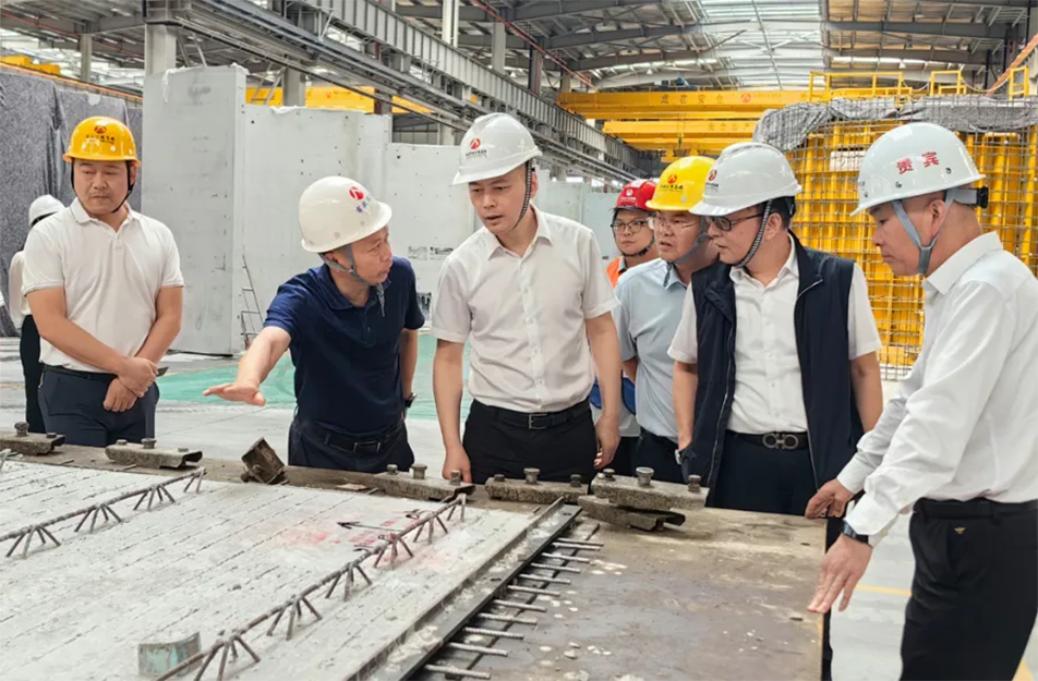 葛威敏到綠色產(chǎn)業(yè)園、新建區(qū)人民醫(yī)院二部項目調(diào)研