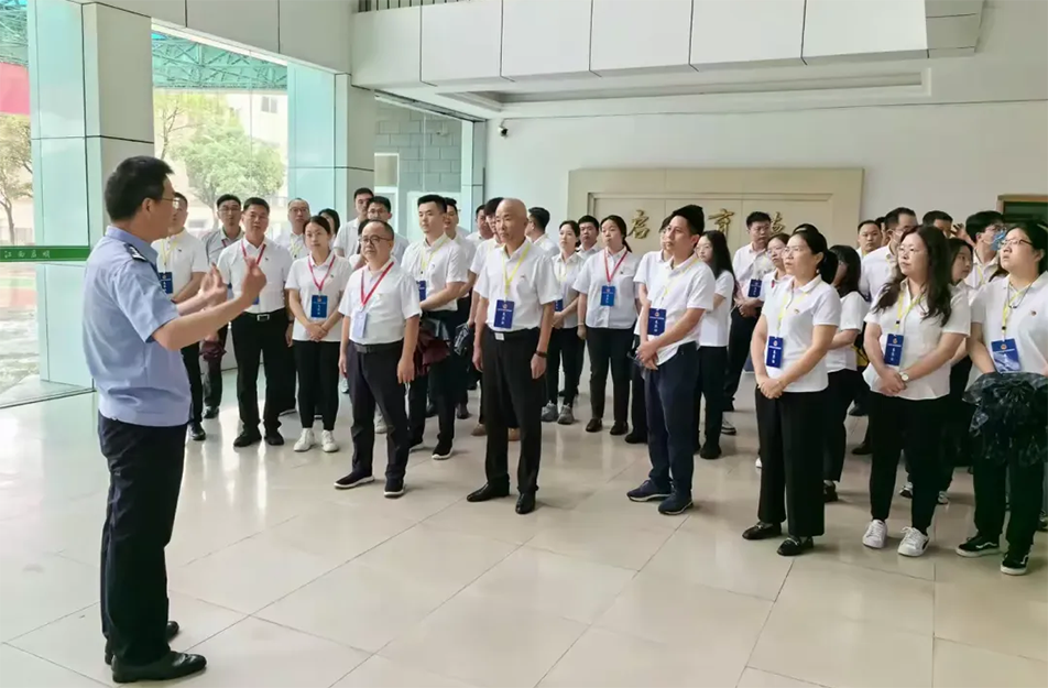公司黨員干部赴江西省新城監(jiān)獄開(kāi)展警示教育活動(dòng)